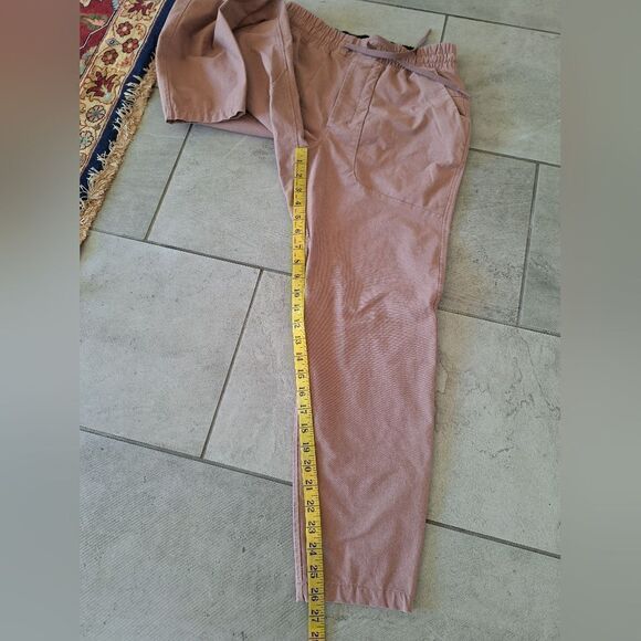 Lululemon light pink pants size S - Picture 10 of 10